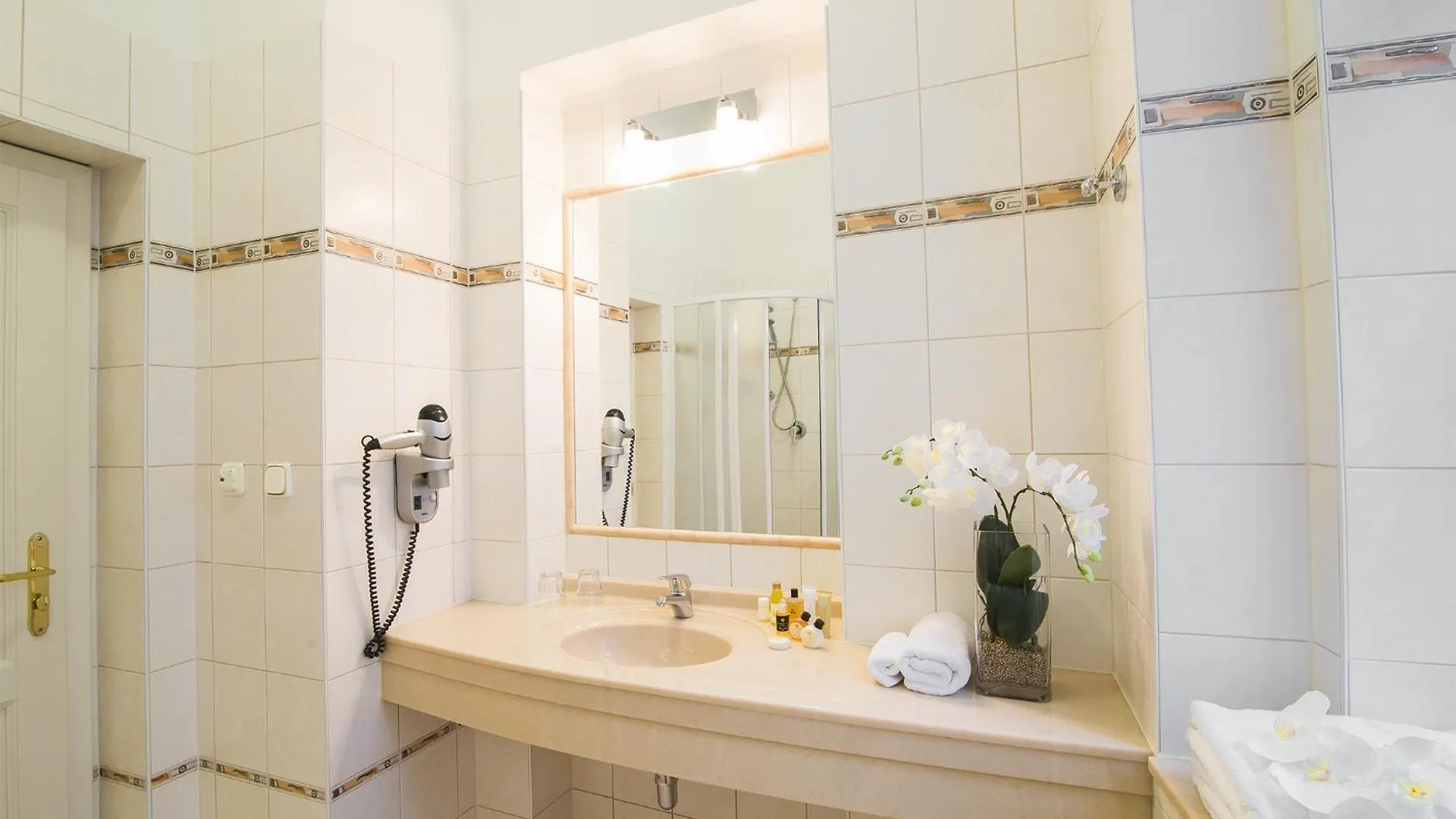Hotel Ontario Karlovy Vary 3*,  Czech Republic
