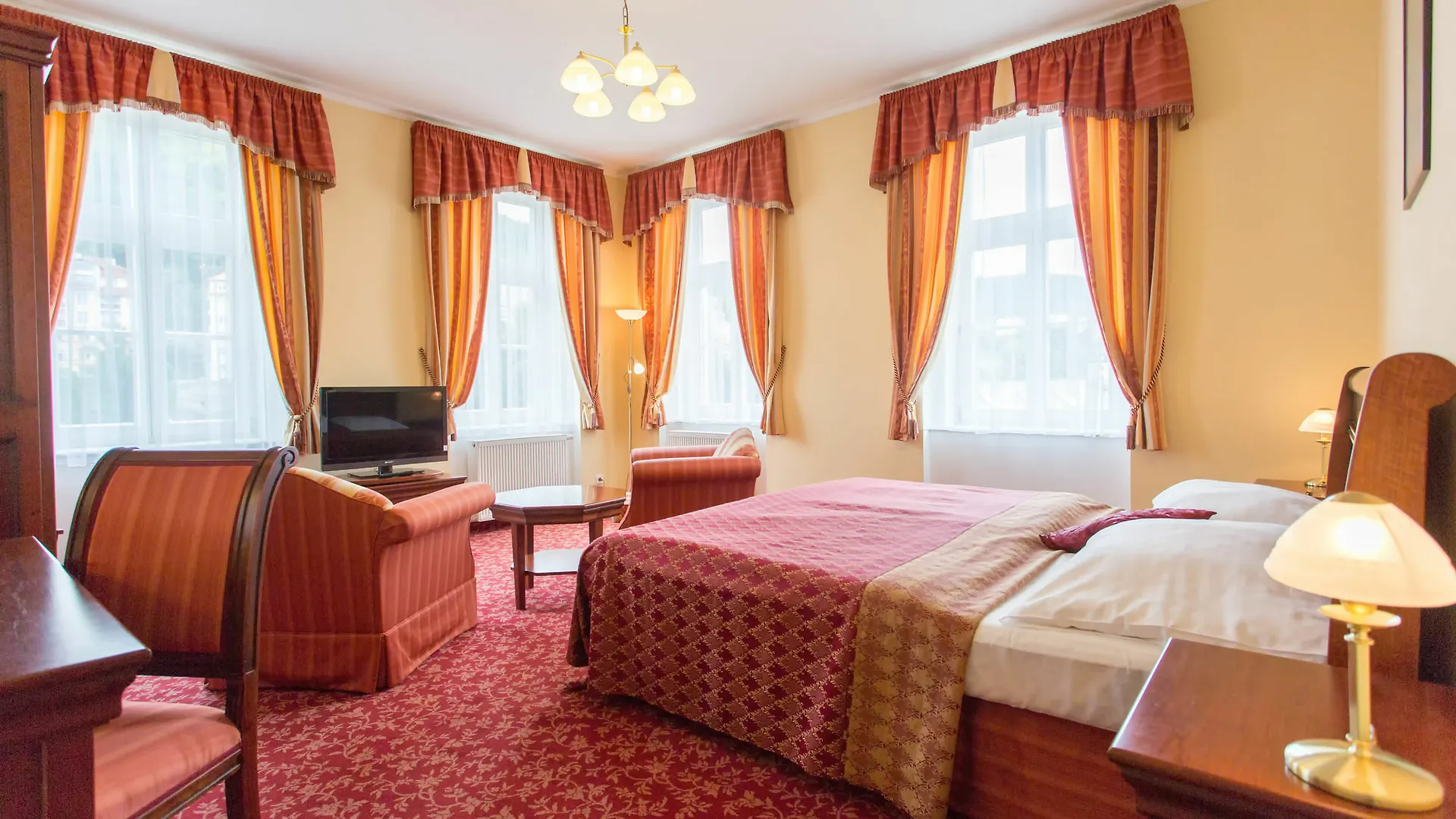 Hotel Ontario Karlovy Vary 3*,